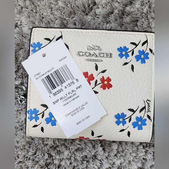 COACH Snap Wallet With Floral Print - Picture 5 of 9